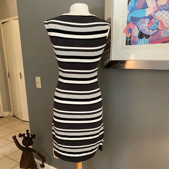 LOFT Rushed Dress Size SP - Picture 2 of 3